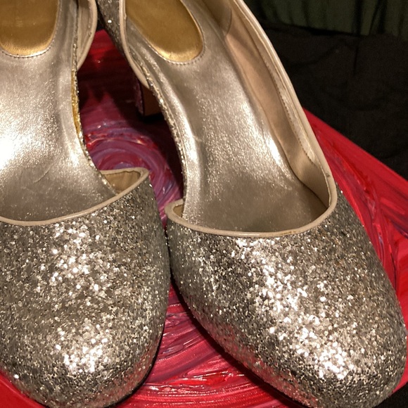 Heels - Picture 16 of 17